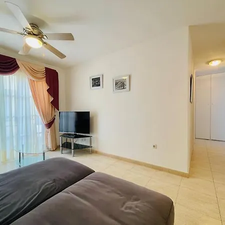 Family 3br,communal Pool, Kids Park 公寓 卡亚俄萨尔瓦赫
