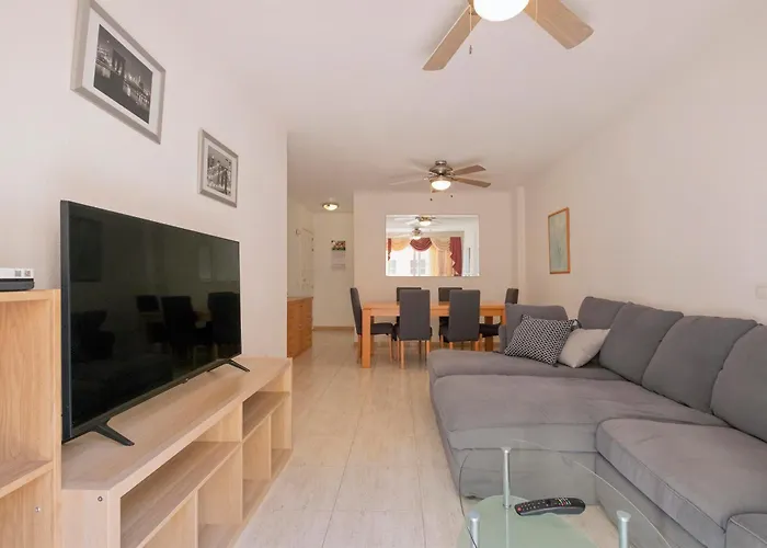 Family 3br,communal Pool, Kids Park カジャオ・サルバヘ